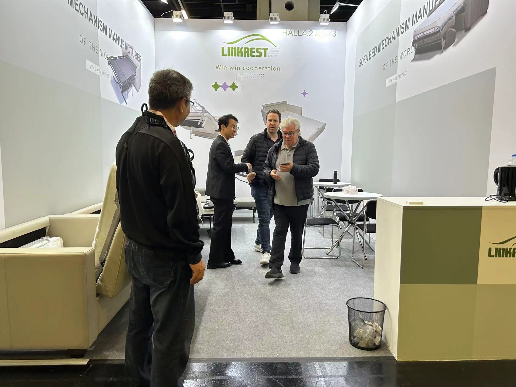 انتهى معرض Cologne International Woodworking بنجاح ، وكان كشك Linkrest شائعًا جدًا.